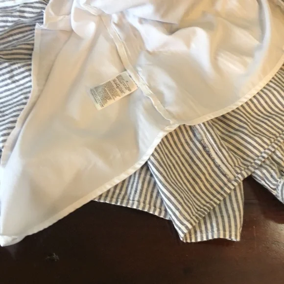 Old Navy Size Medium, White/Navy stripe dress, front full button, lined skirt - Picture 4 of 6